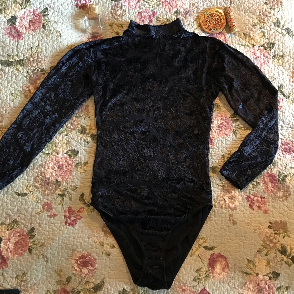 💕 Black mesh & velvet bodysuit black size S NWOT